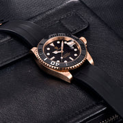 Pagani Design Explorer Black Gold Sport Edition — detalhe do relógio, imagem 8