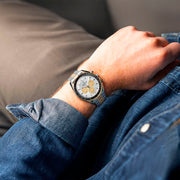 Pagani Design Lorenzo White and Gold — detalhe do relógio, imagem 5