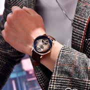 Pagani Design Tourbillon Gold Brown — detalhe do relógio, imagem 3